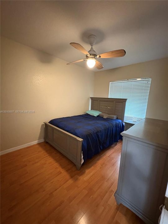 Activo con contrato: $2,795 (3 camas, 2 baños, 1450 Pies cuadrados)