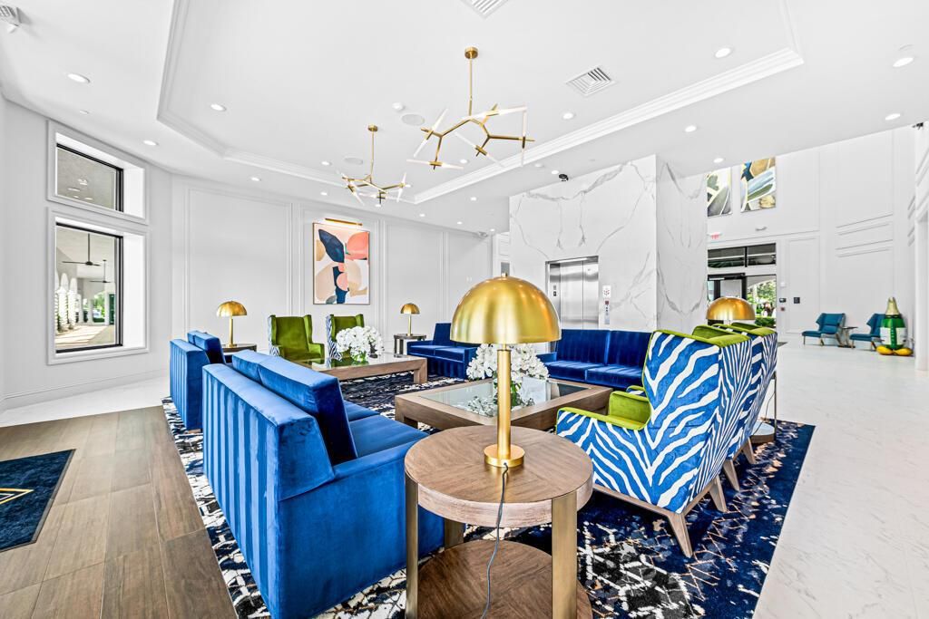 11 CLUBHOUSE LOBBY SEATING 2