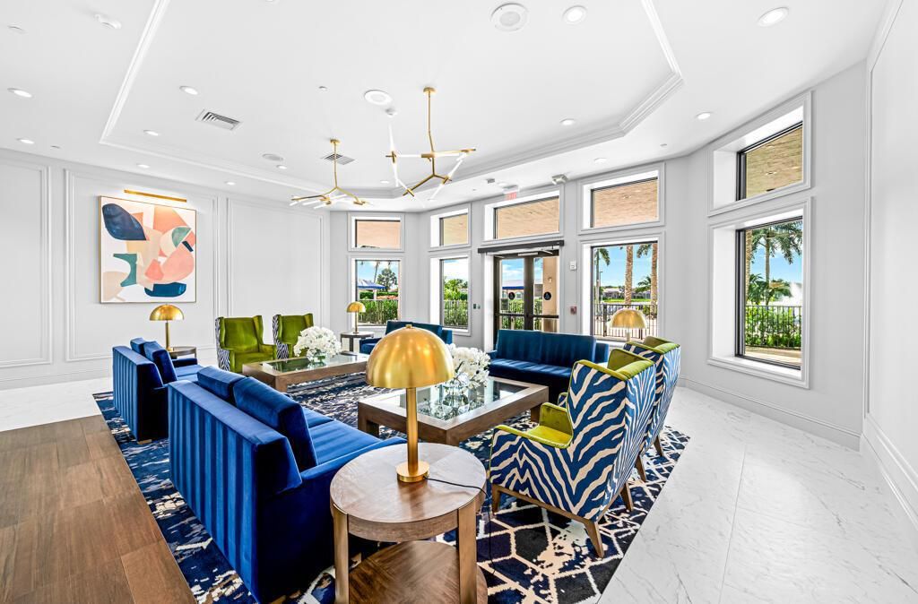 10 CLUBHOUSE LOBBY SEATING