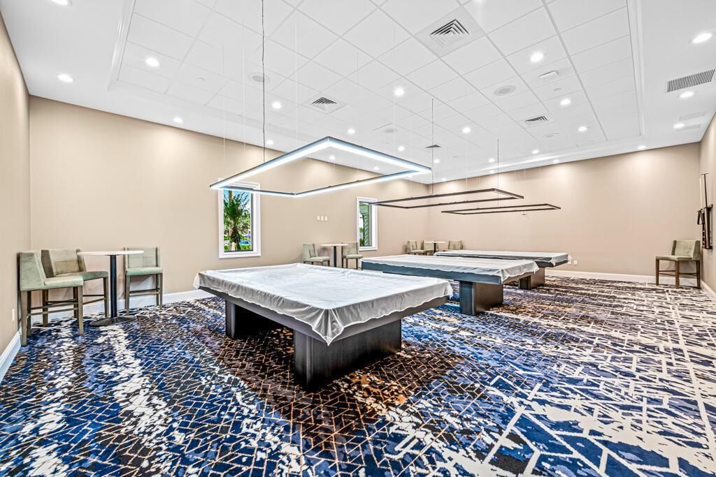 20 CLUBHOUSE BILLIARD