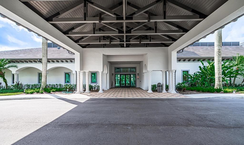 4 clubhouse front portico