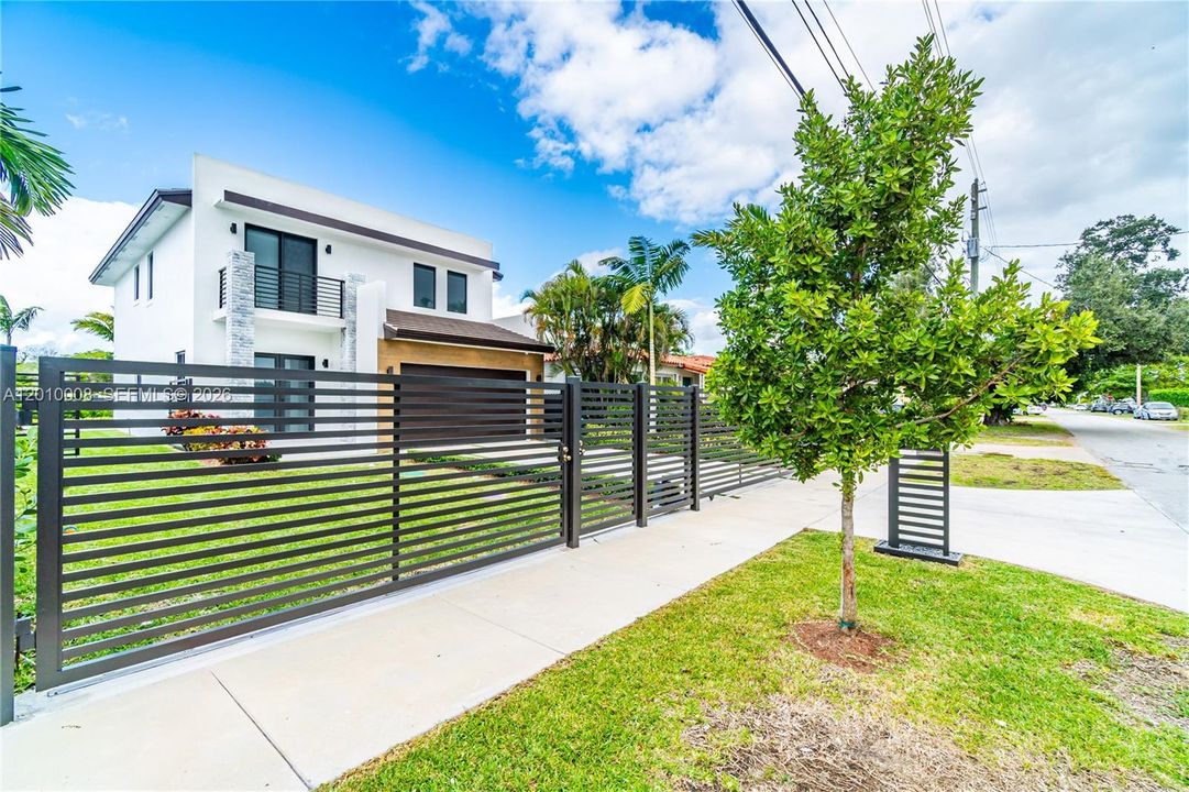 Active With Contract: $1,545,000 (4 beds, 3 baths, 2446 Square Feet)