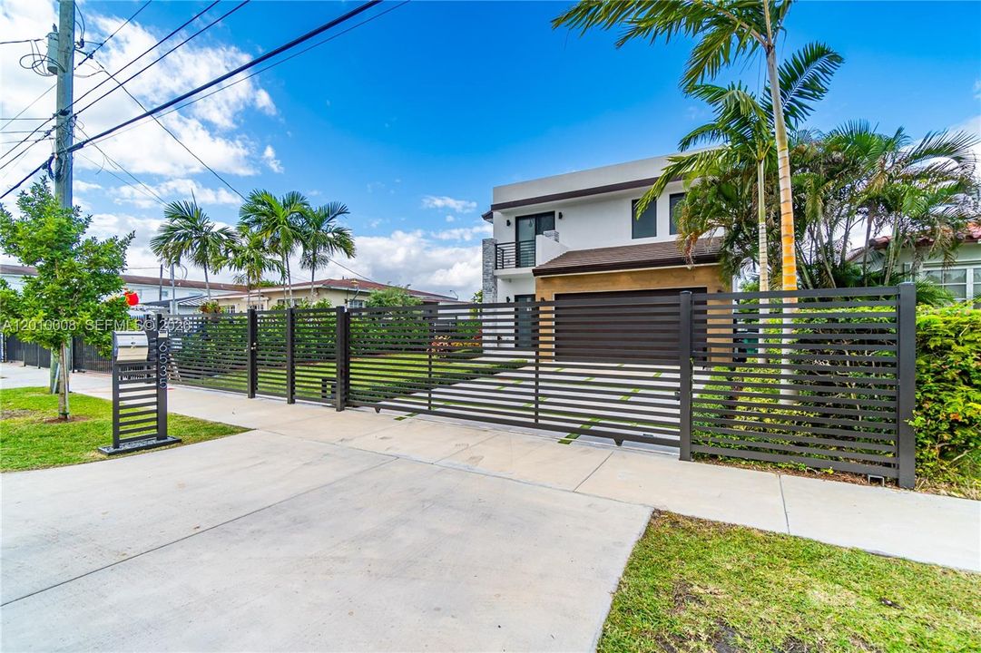 Active With Contract: $1,545,000 (4 beds, 3 baths, 2446 Square Feet)