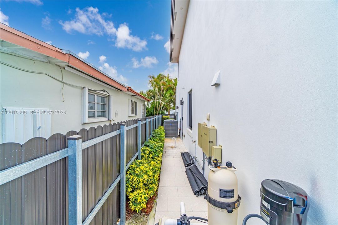 Active With Contract: $1,545,000 (4 beds, 3 baths, 2446 Square Feet)