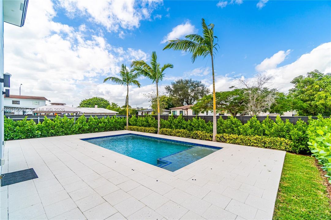 Active With Contract: $1,545,000 (4 beds, 3 baths, 2446 Square Feet)