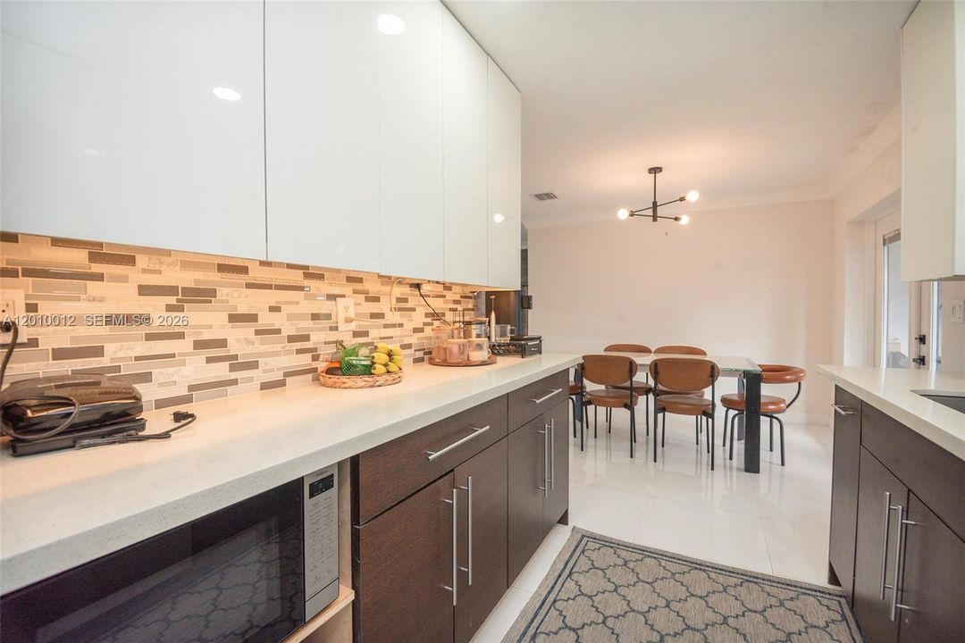 Activo con contrato: $450,000 (2 camas, 2 baños, 1104 Pies cuadrados)