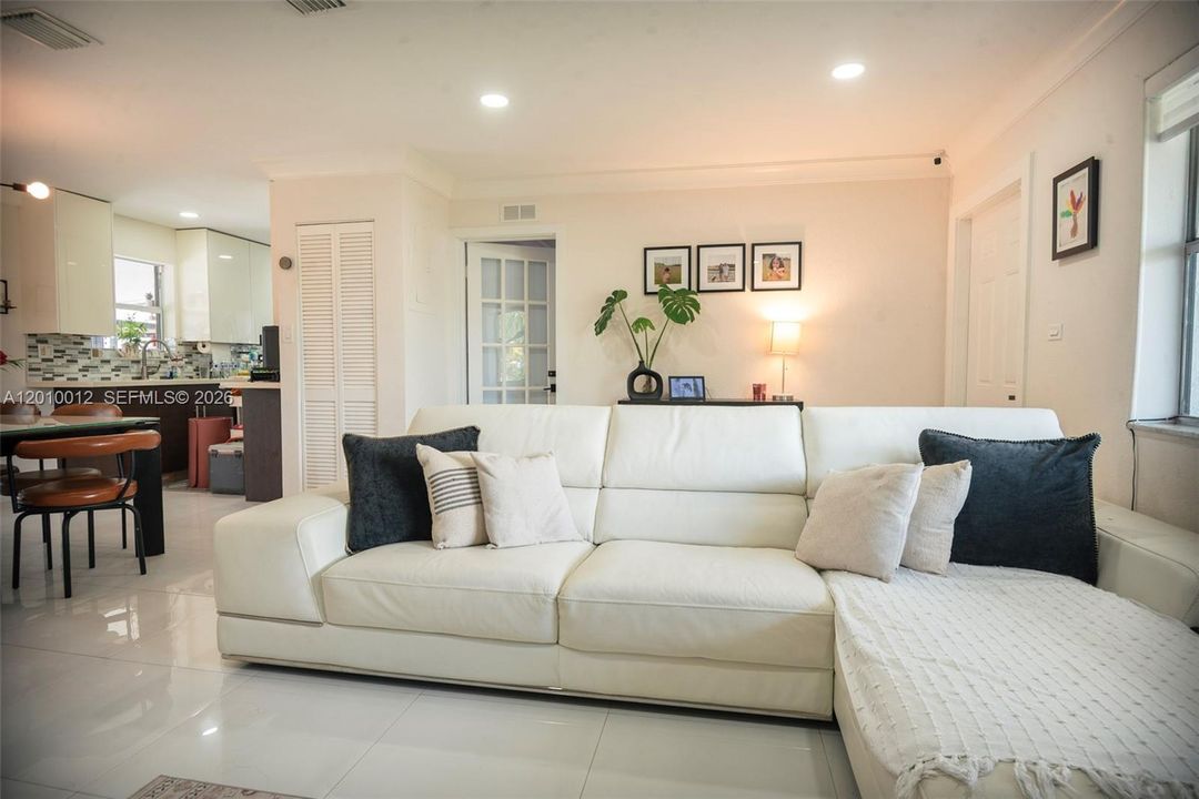 Activo con contrato: $450,000 (2 camas, 2 baños, 1104 Pies cuadrados)