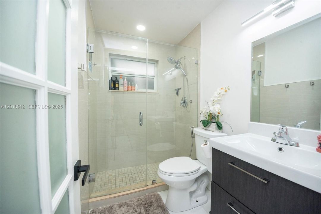 Activo con contrato: $450,000 (2 camas, 2 baños, 1104 Pies cuadrados)