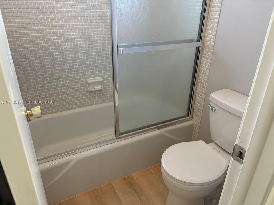 В аренду: $2,100 (2 спален, 2 ванн, 1175 Квадратных фут)