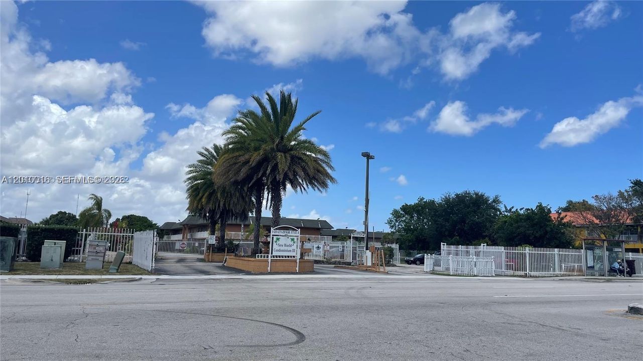 For Sale: $127,000 (0 beds, 1 baths, 450 Square Feet)