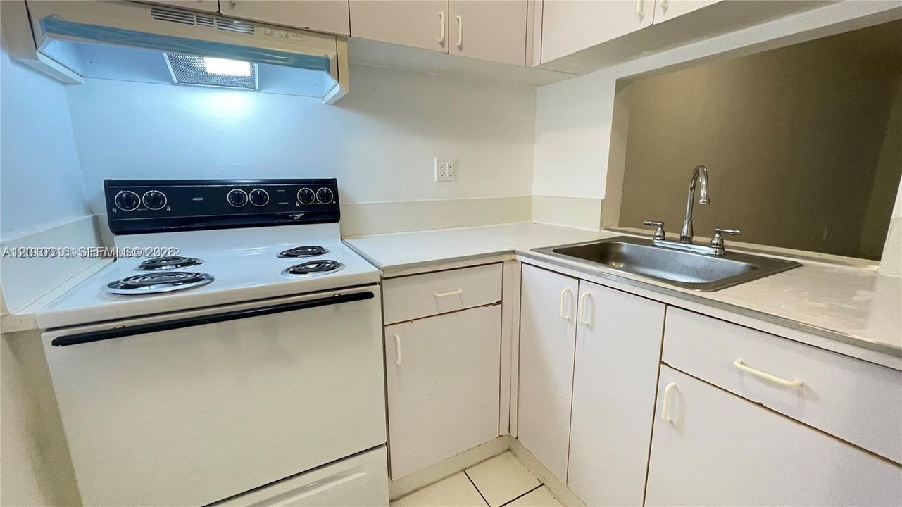 For Sale: $127,000 (0 beds, 1 baths, 450 Square Feet)