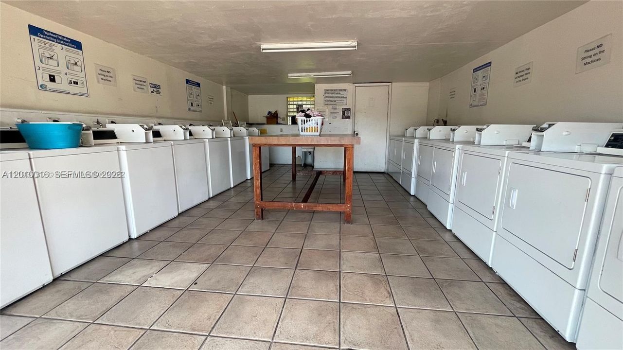 For Sale: $127,000 (0 beds, 1 baths, 450 Square Feet)