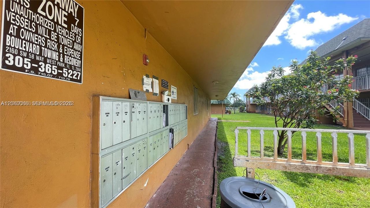For Sale: $127,000 (0 beds, 1 baths, 450 Square Feet)
