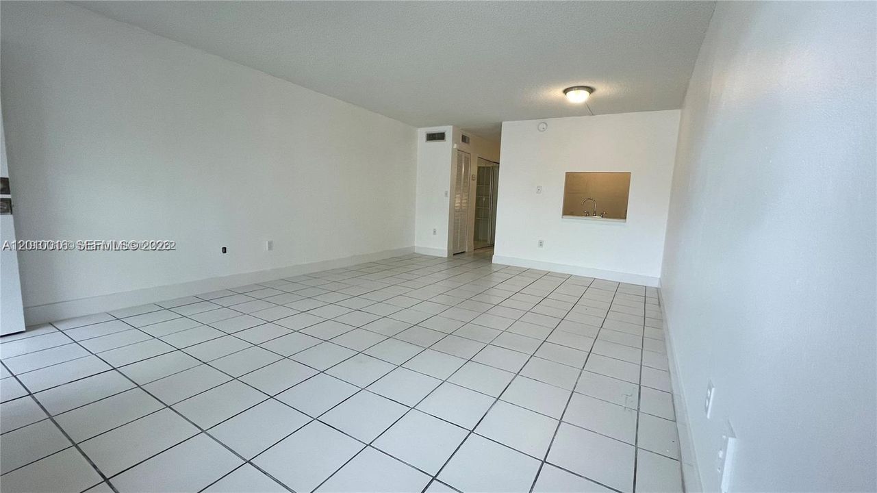 For Sale: $127,000 (0 beds, 1 baths, 450 Square Feet)