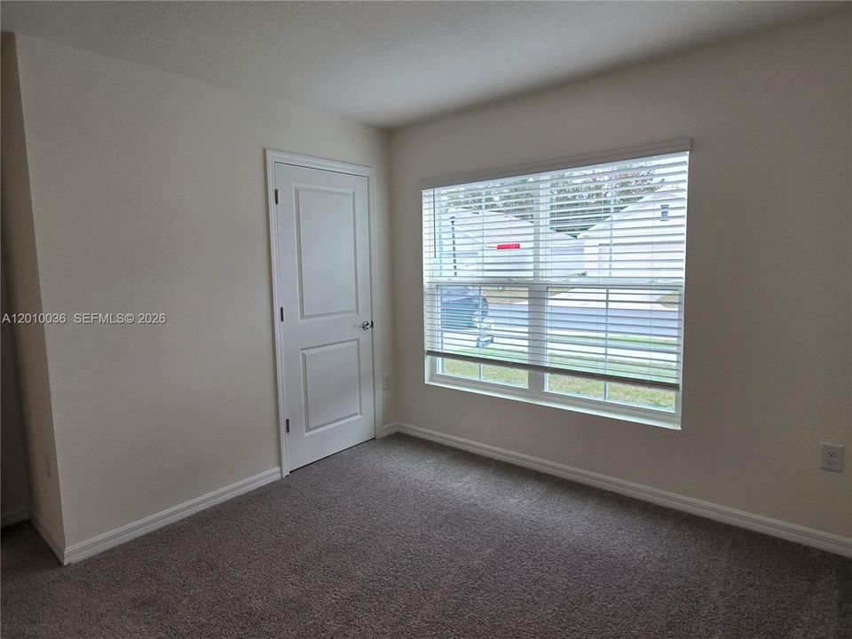 For Rent: $2,200 (4 beds, 2 baths, 1827 Square Feet)