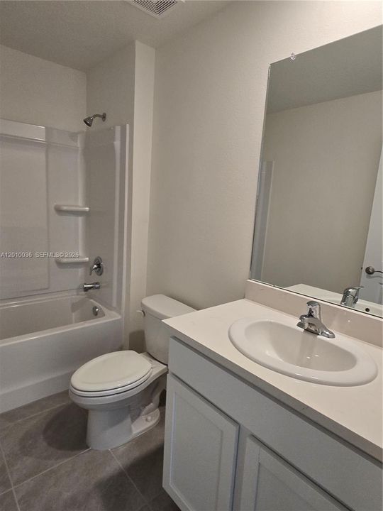 For Rent: $2,200 (4 beds, 2 baths, 1827 Square Feet)