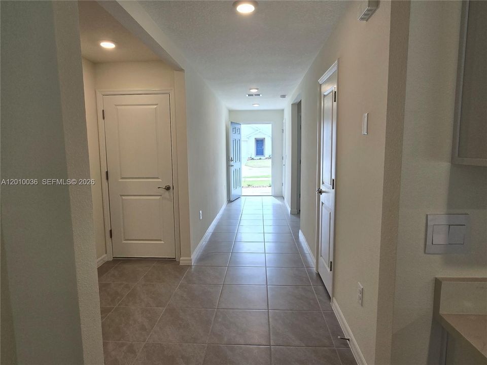 For Rent: $2,200 (4 beds, 2 baths, 1827 Square Feet)