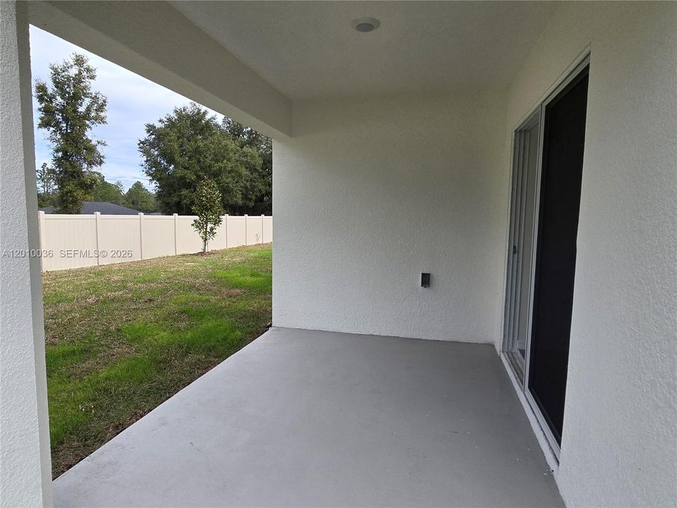 For Rent: $2,200 (4 beds, 2 baths, 1827 Square Feet)