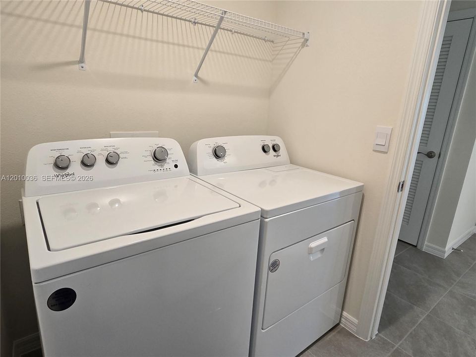 For Rent: $2,200 (4 beds, 2 baths, 1827 Square Feet)