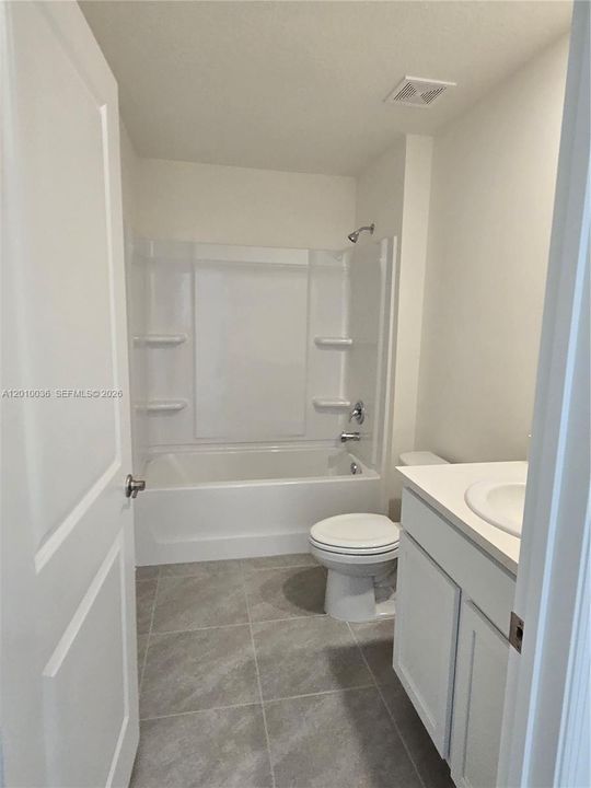 For Rent: $2,200 (4 beds, 2 baths, 1827 Square Feet)