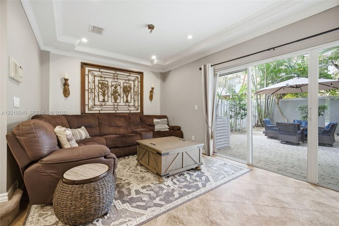 Active With Contract: $469,000 (2 beds, 2 baths, 1313 Square Feet)