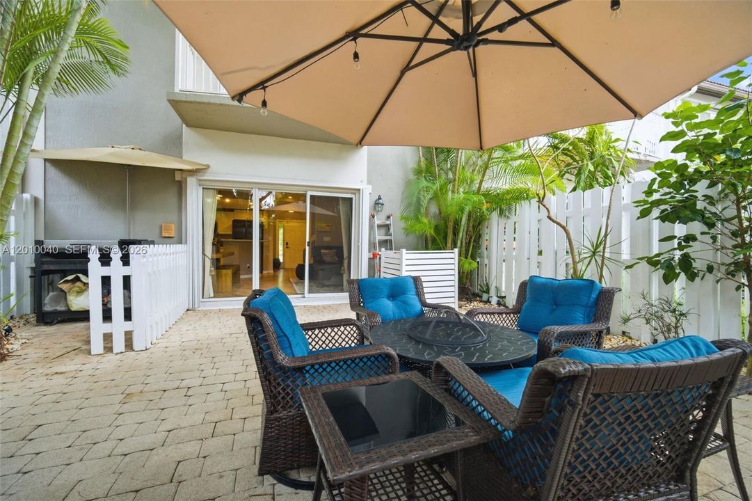 Active With Contract: $469,000 (2 beds, 2 baths, 1313 Square Feet)