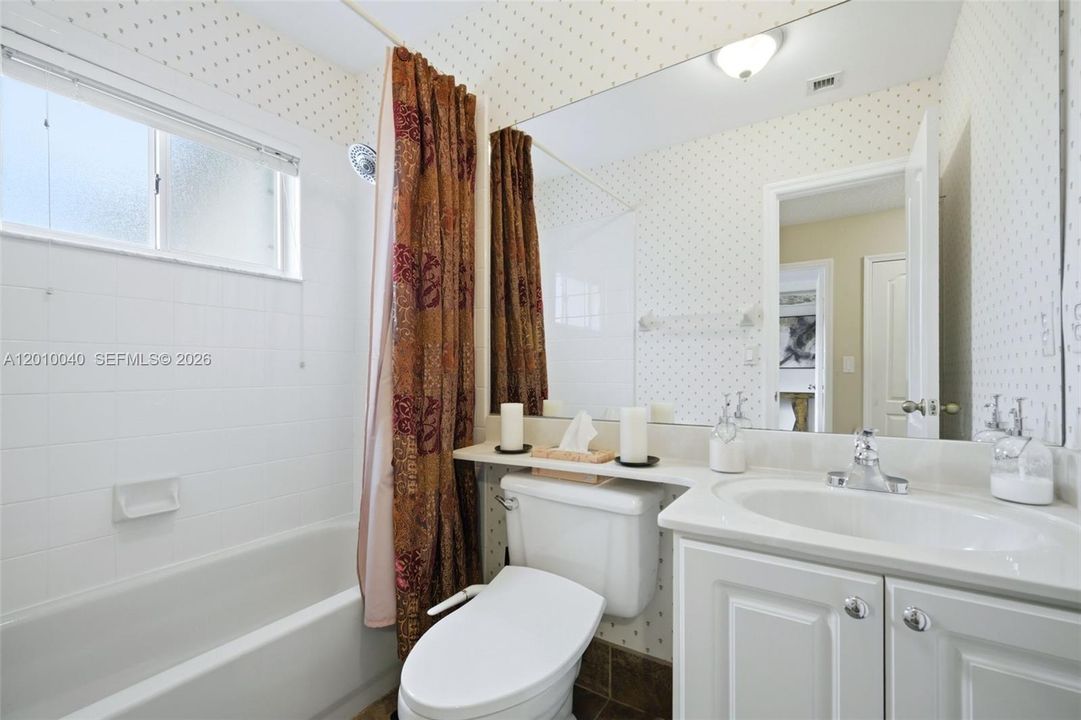 Active With Contract: $469,000 (2 beds, 2 baths, 1313 Square Feet)