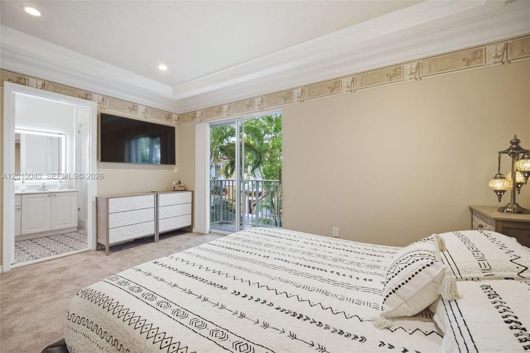 Active With Contract: $469,000 (2 beds, 2 baths, 1313 Square Feet)