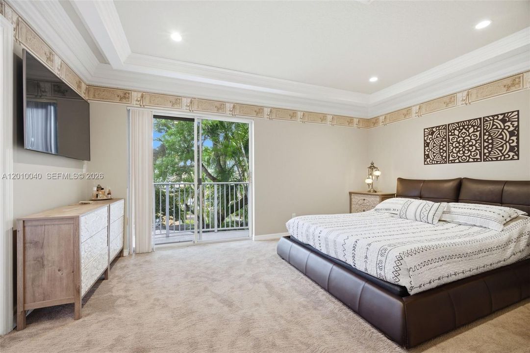 Active With Contract: $469,000 (2 beds, 2 baths, 1313 Square Feet)