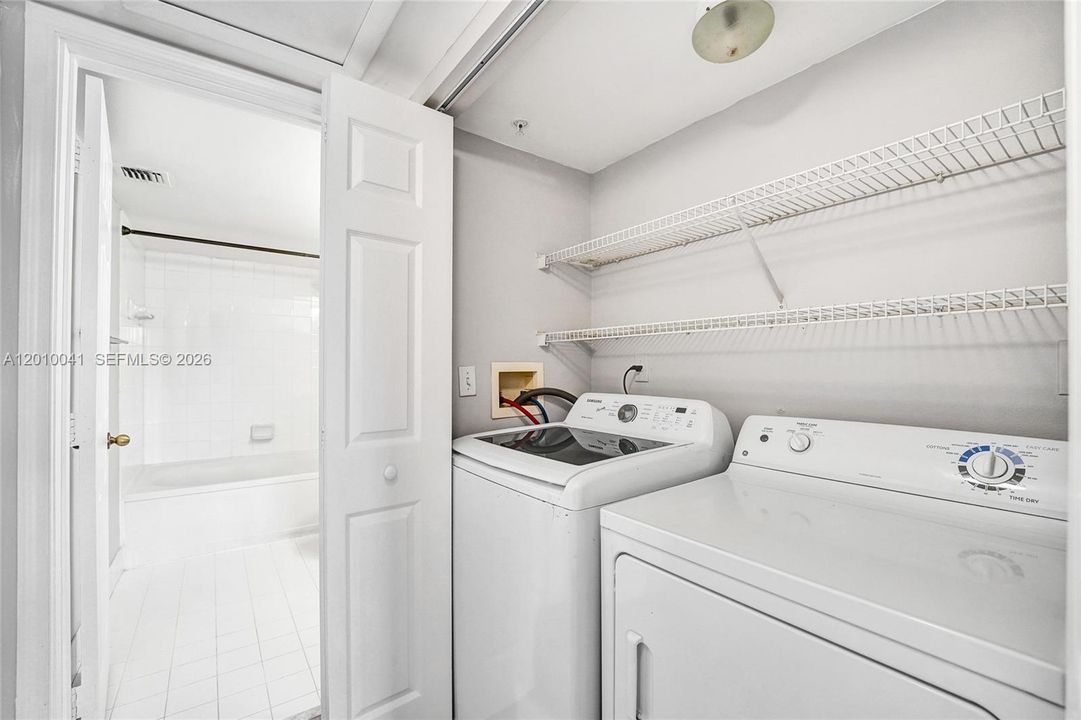 Activo con contrato: $1,950 (1 camas, 1 baños, 742 Pies cuadrados)