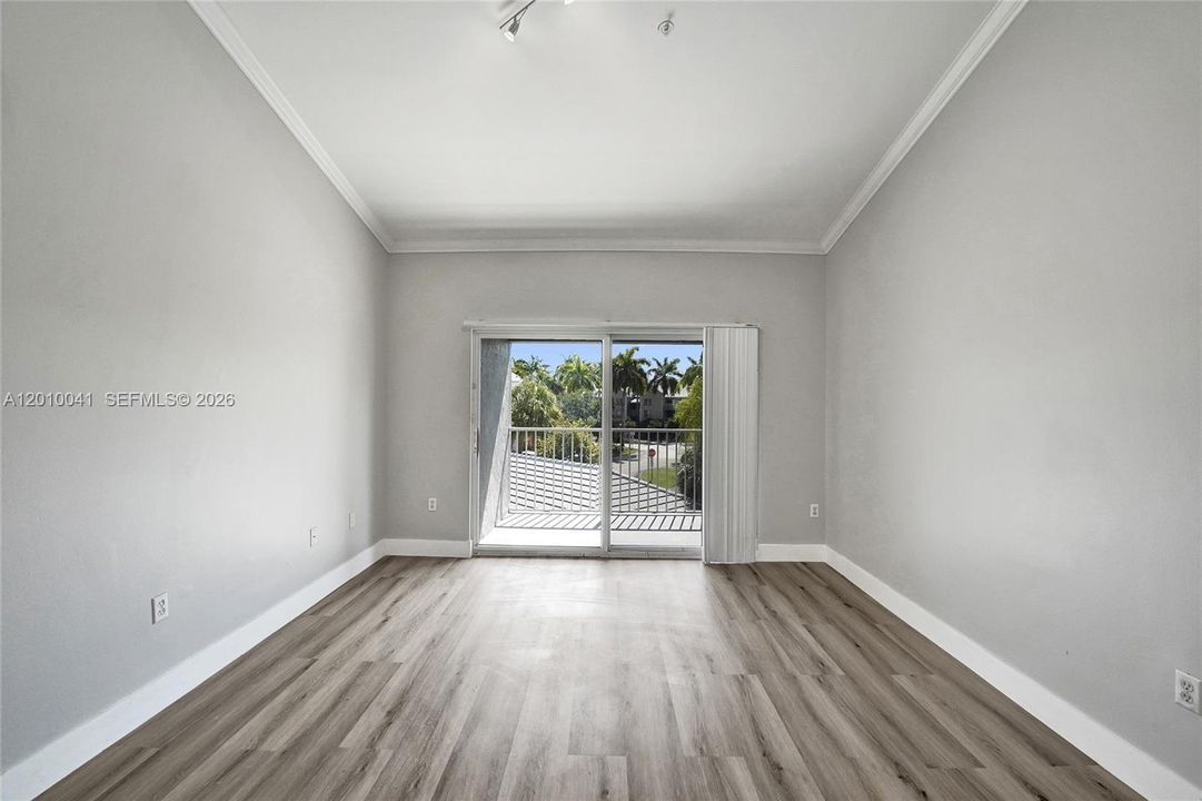 Activo con contrato: $1,950 (1 camas, 1 baños, 742 Pies cuadrados)