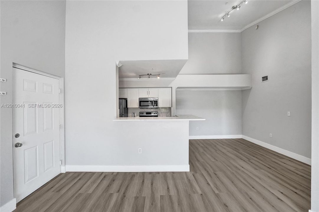 Activo con contrato: $1,950 (1 camas, 1 baños, 742 Pies cuadrados)