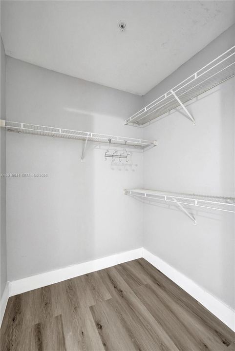 Activo con contrato: $1,950 (1 camas, 1 baños, 742 Pies cuadrados)