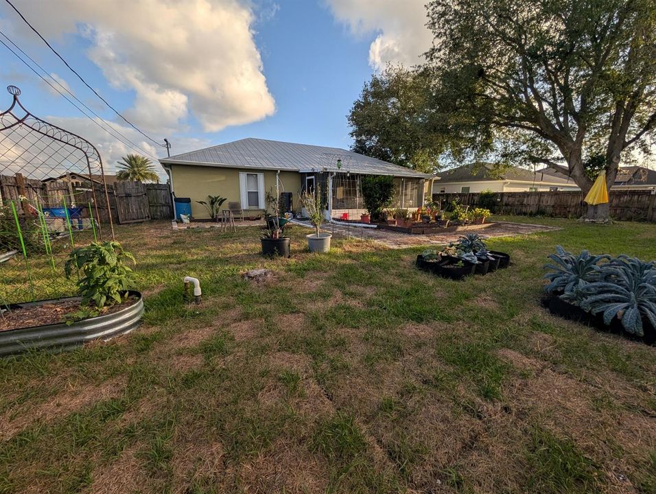 PXL_20260428_230601287