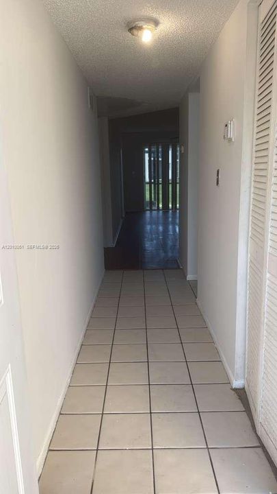For Sale: $140,000 (2 beds, 2 baths, 949 Square Feet)