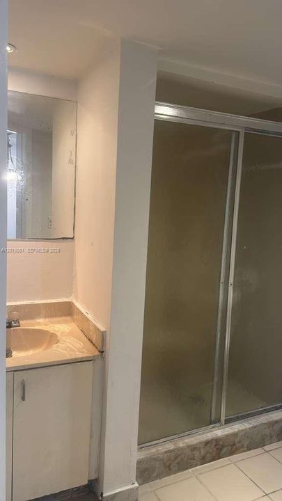 For Sale: $140,000 (2 beds, 2 baths, 949 Square Feet)