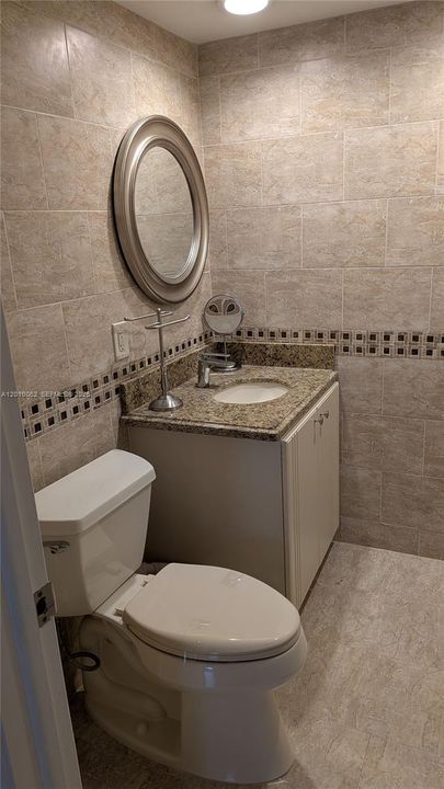 1/2 Bath