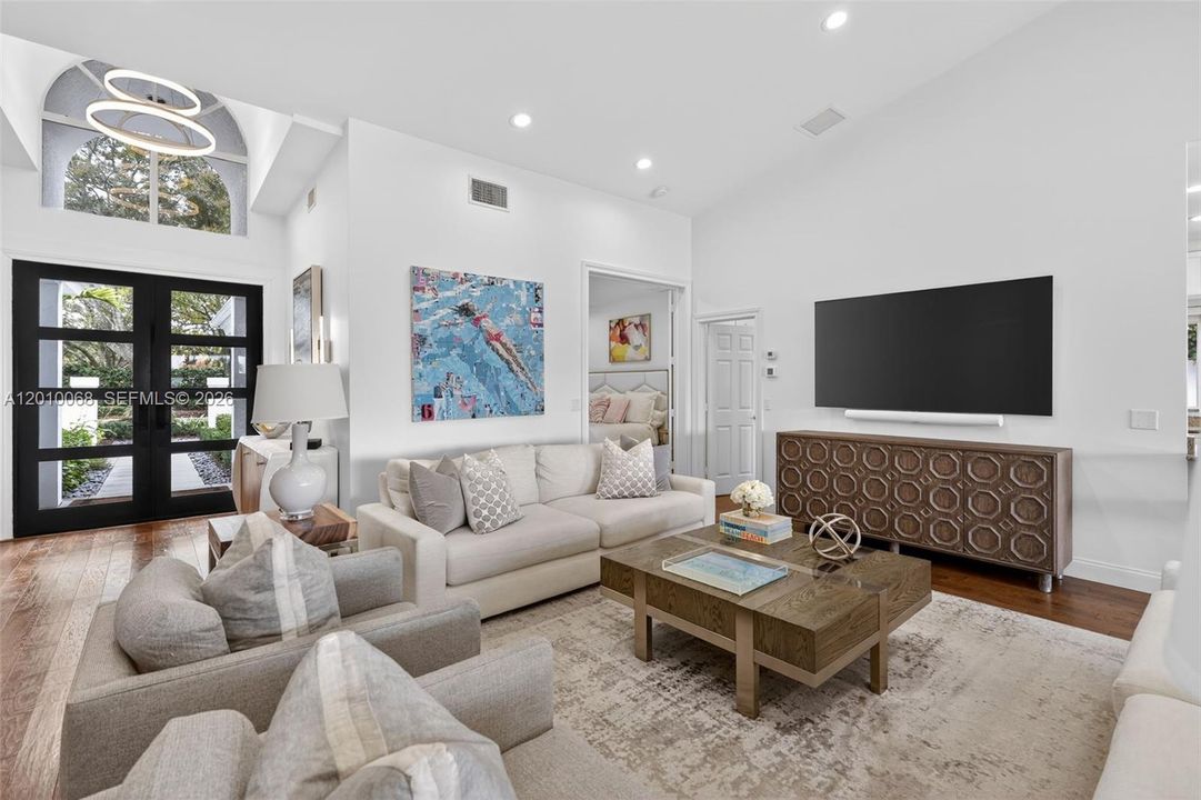 For Sale: $5,750,000 (3 beds, 3 baths, 2536 Square Feet)