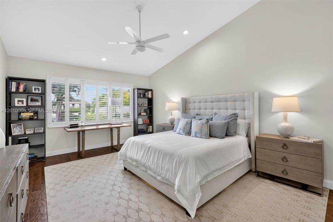 For Sale: $5,750,000 (3 beds, 3 baths, 2536 Square Feet)