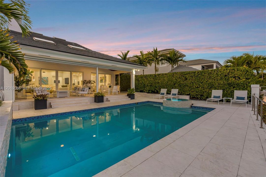 For Sale: $5,750,000 (3 beds, 3 baths, 2536 Square Feet)