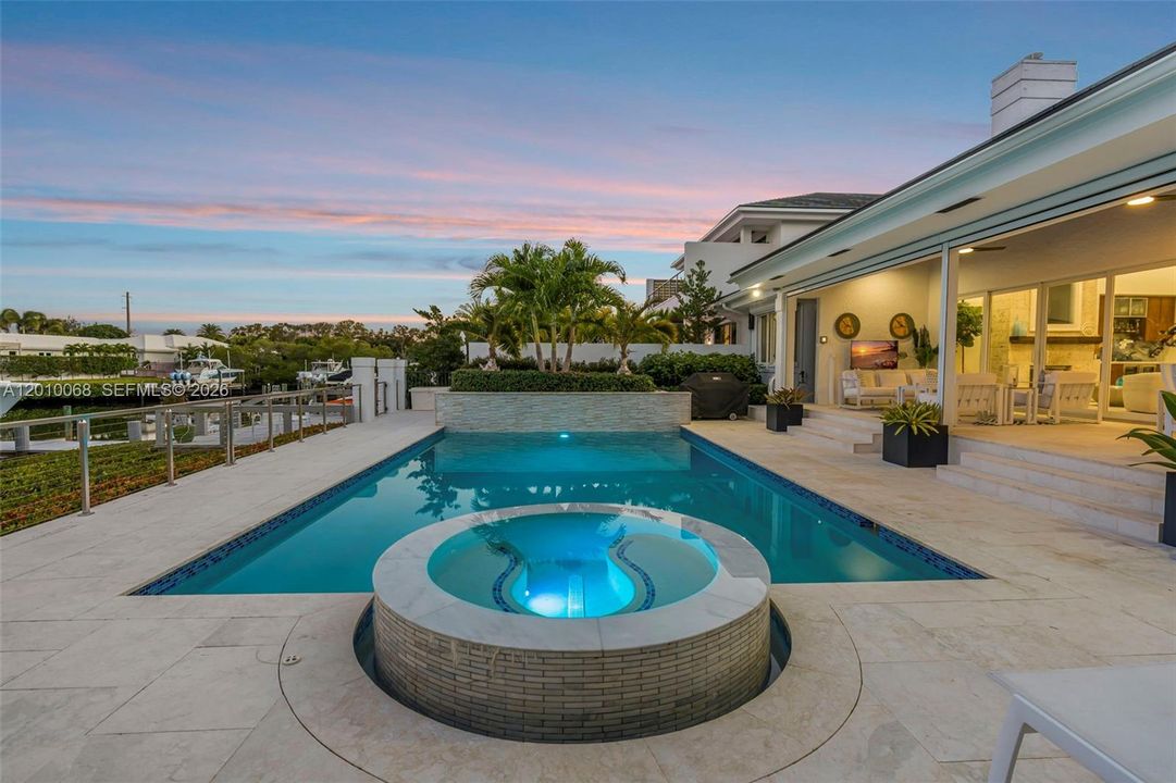 For Sale: $5,750,000 (3 beds, 3 baths, 2536 Square Feet)