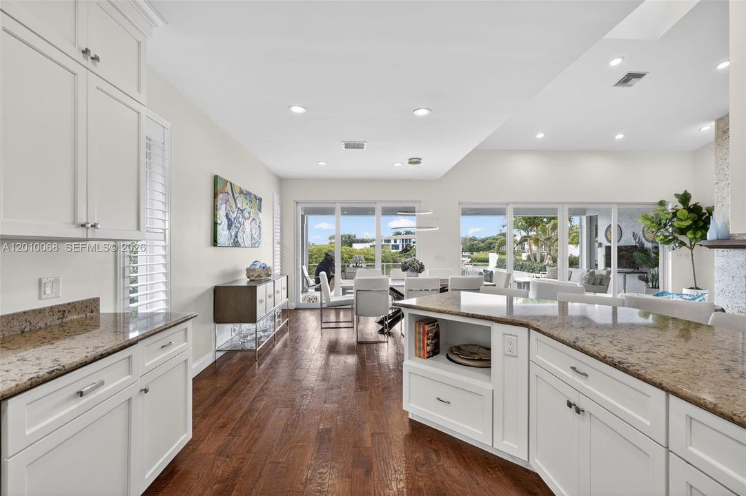 For Sale: $5,750,000 (3 beds, 3 baths, 2536 Square Feet)