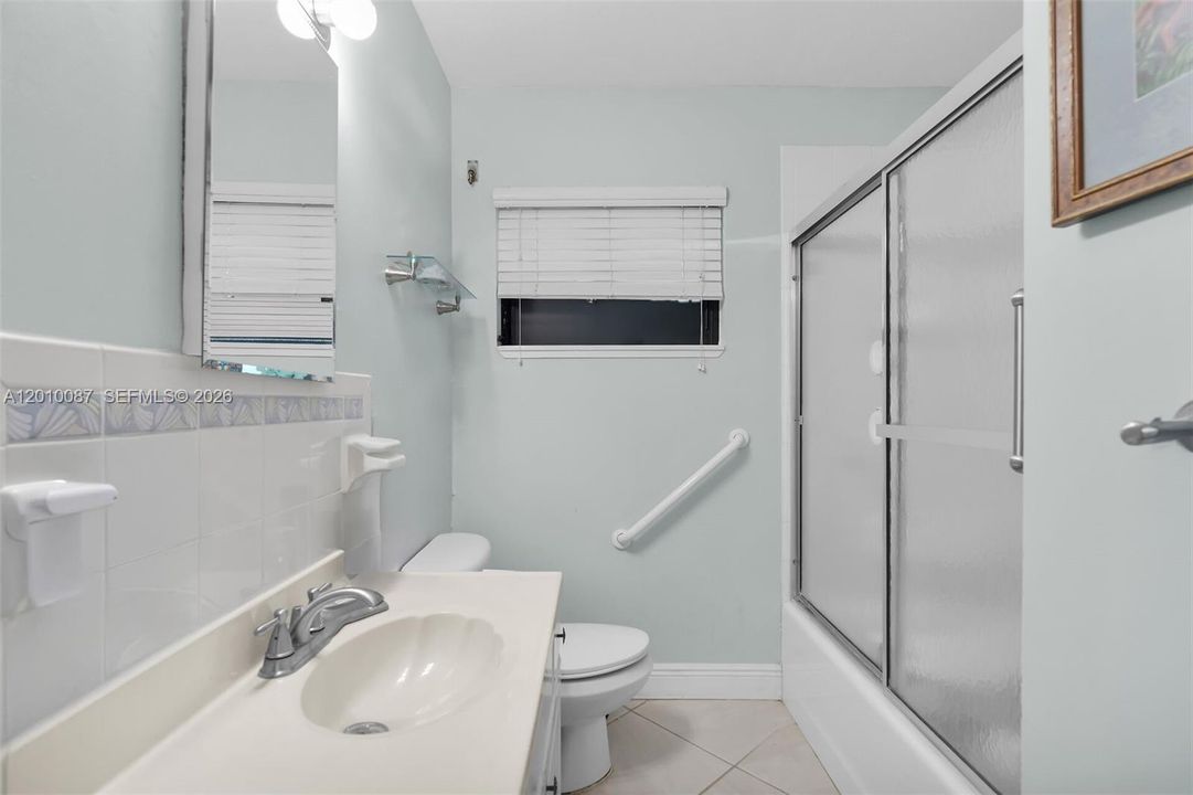 For Sale: $599,000 (2 beds, 1 baths, 900 Square Feet)