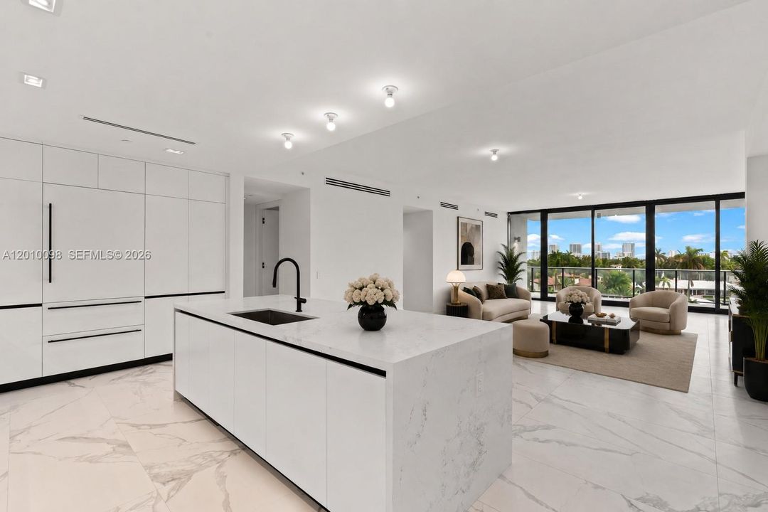 For Sale: $2,999,000 (3 beds, 3 baths, 2918 Square Feet)