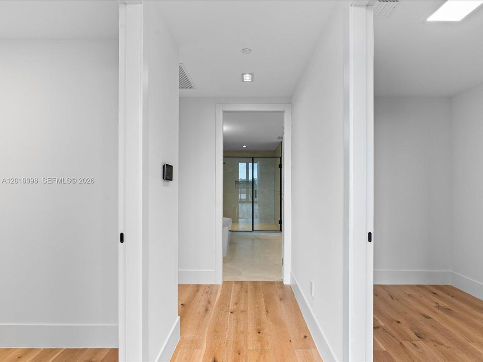 For Sale: $2,999,000 (3 beds, 3 baths, 2918 Square Feet)