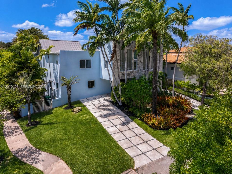 For Sale: $5,478,000 (4 beds, 3 baths, 3549 Square Feet)