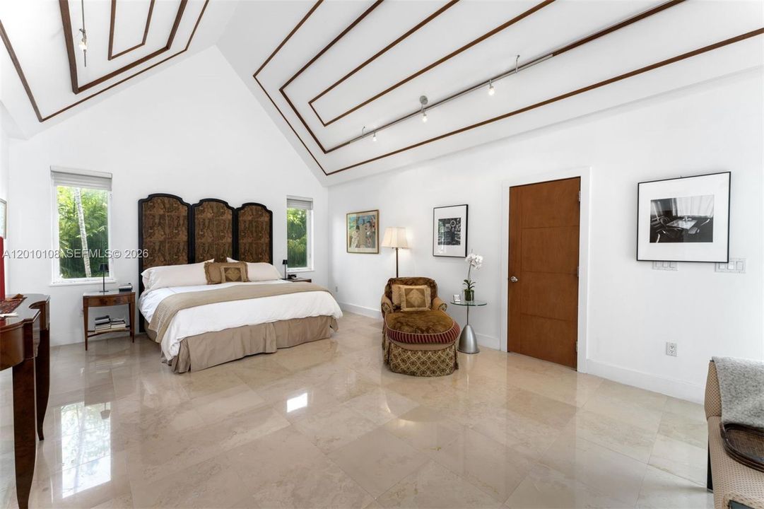 For Sale: $5,478,000 (4 beds, 3 baths, 3549 Square Feet)