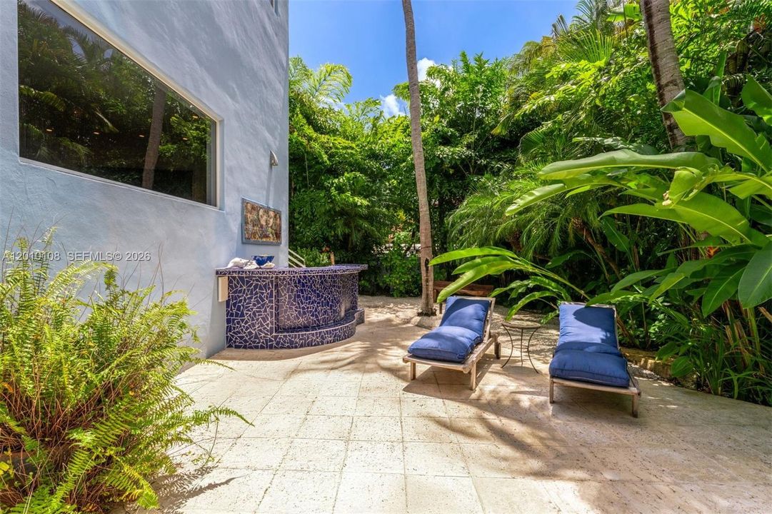 For Sale: $5,478,000 (4 beds, 3 baths, 3549 Square Feet)