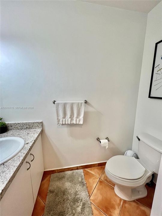 Active With Contract: $2,800 (2 beds, 2 baths, 1050 Square Feet)