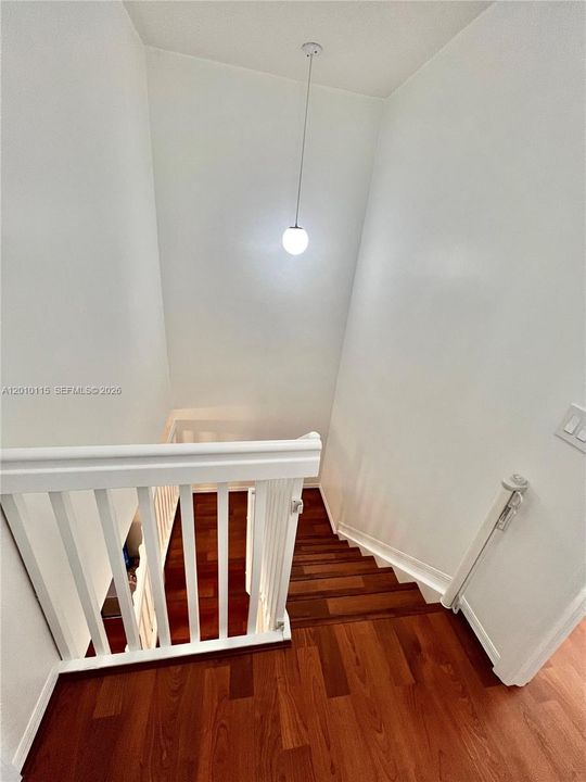 Active With Contract: $2,800 (2 beds, 2 baths, 1050 Square Feet)